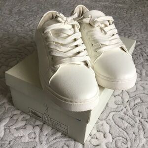 Women’s White Sneakers JOIE Harvard, Size: 6.5.
